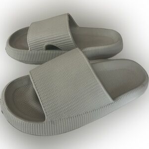 Foam Cushion Slides Cloud Slippers Unisex 38/39 men’s 6/7 women’s 7/8